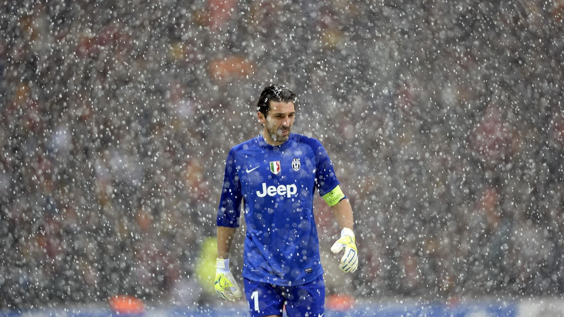 雷霆踏平骑士，字母哥在F1新赛季揭幕战接管比赛